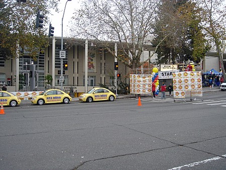 Image:2005ToysForTotsStart.JPG